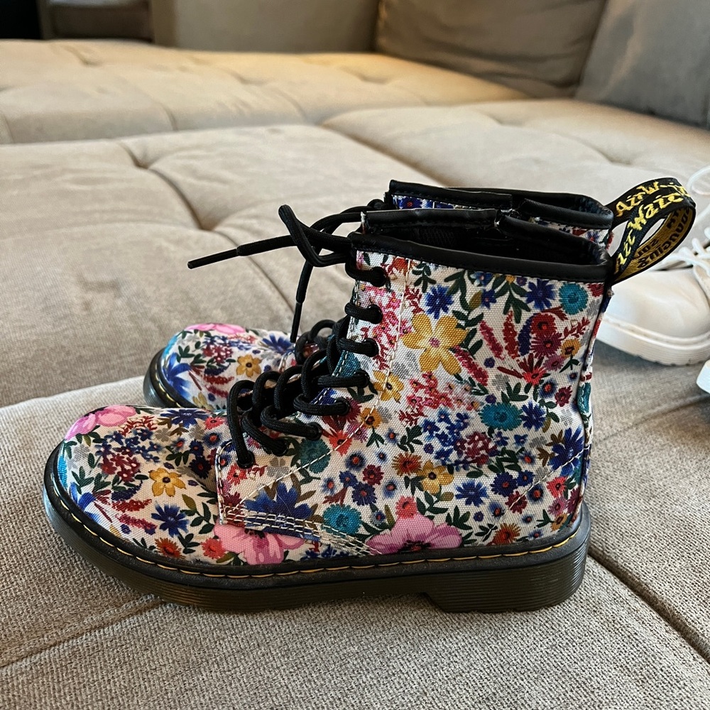 Dr Martens Floral Docs!  Never worn!